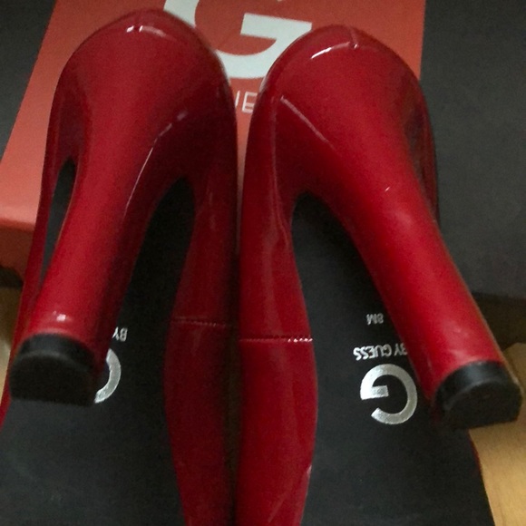 Guess Red Patent Pumps - Picture 4 of 6